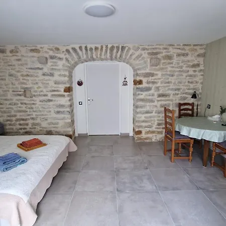Votre Gite Au Domaine Du Lynx Baume-les-Messieurs Buitenkant foto